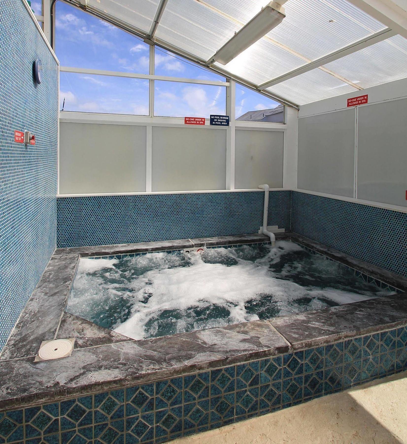ווסט יארמאות' Colonial Acres Resort מראה חיצוני תמונה
